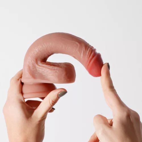 Crushious Dildó Extra erős tapadókorong, rugalmas, vízálló 19 cm folyékony szilikon hús szín