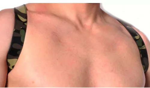 Camouflage bőrhám – stílusos kiegészítő S/M méretben