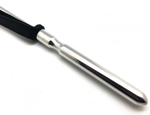 Bőr és fém korbács - 52 cm, stílusos érzékiség