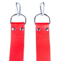 Pár lábtartó piros bőr hintához – stílusos kényelem