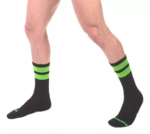 Fényes zöld fitness zokni – prémium sportkiegészítő