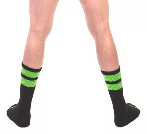 Fényes zöld fitness zokni – prémium sportkiegészítő