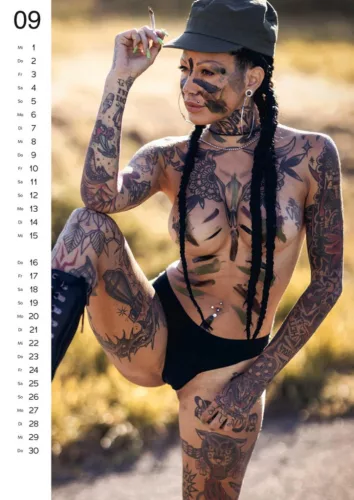 Tattoo Girls Szexjáték Képes pin-up naptár 2027 297x420 mm színes
