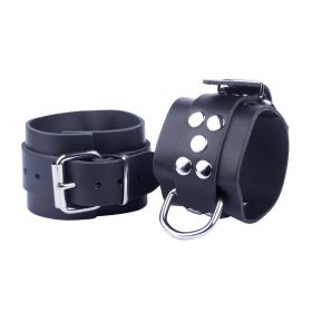   Prémium fekete bőr bilincsek – érzéki izgatás érdekében