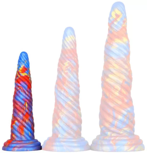 Strik Horn – prémium dildó 18 cm hosszú, érzéki élményhez