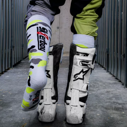 High Mx Socks – Stílusos fehér-fluo-fekete zokni