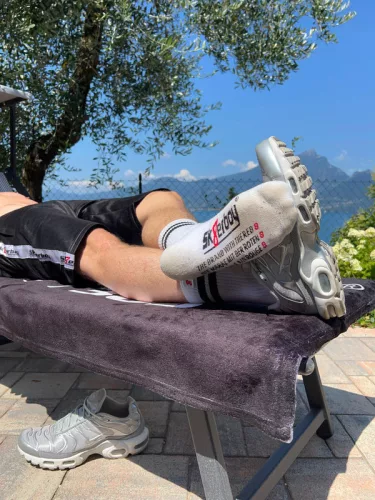 Retro Sk8erboy – fehér zoknik prémium stílusban