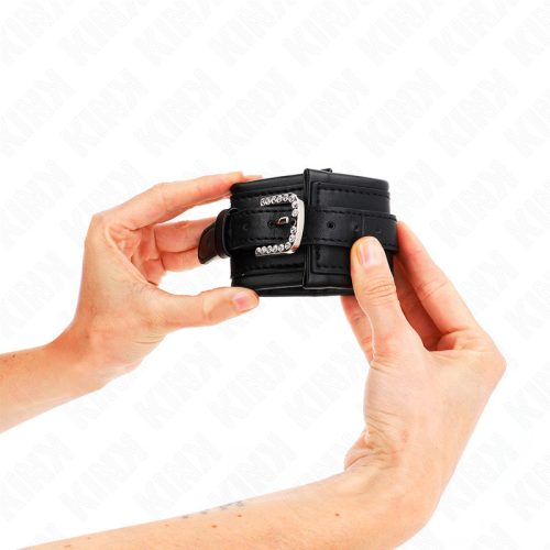 KINK – állítható fekete csillogó csuklókötések 25-32 cm